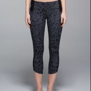 Lululemon Yoga Crop Animal Print sz 4